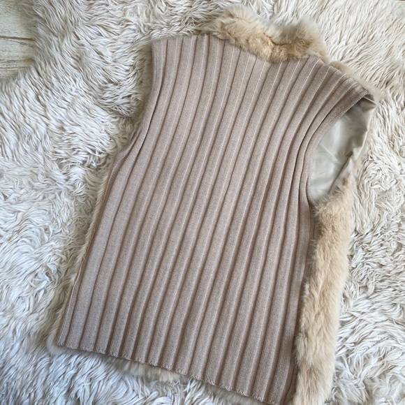 White House black market Tan fur vest - Picture 2 of 6